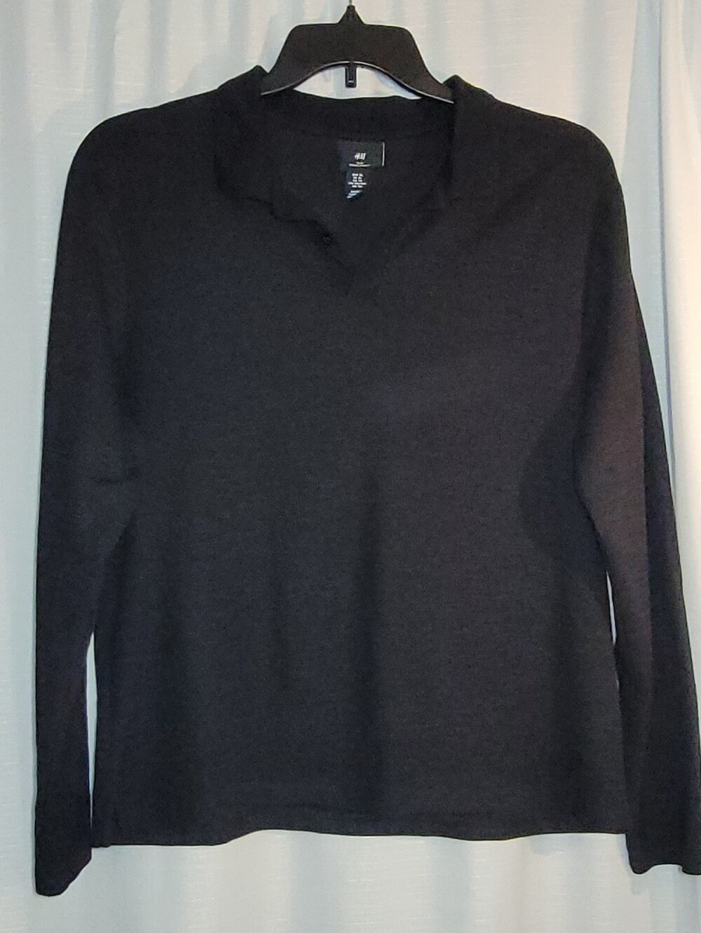 H&M Men’s Black V-Neck Light Sweater with Collar